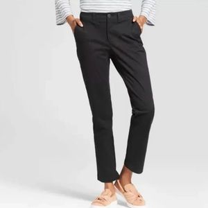 Black Mid Rise Slim Ankle Pants - 10